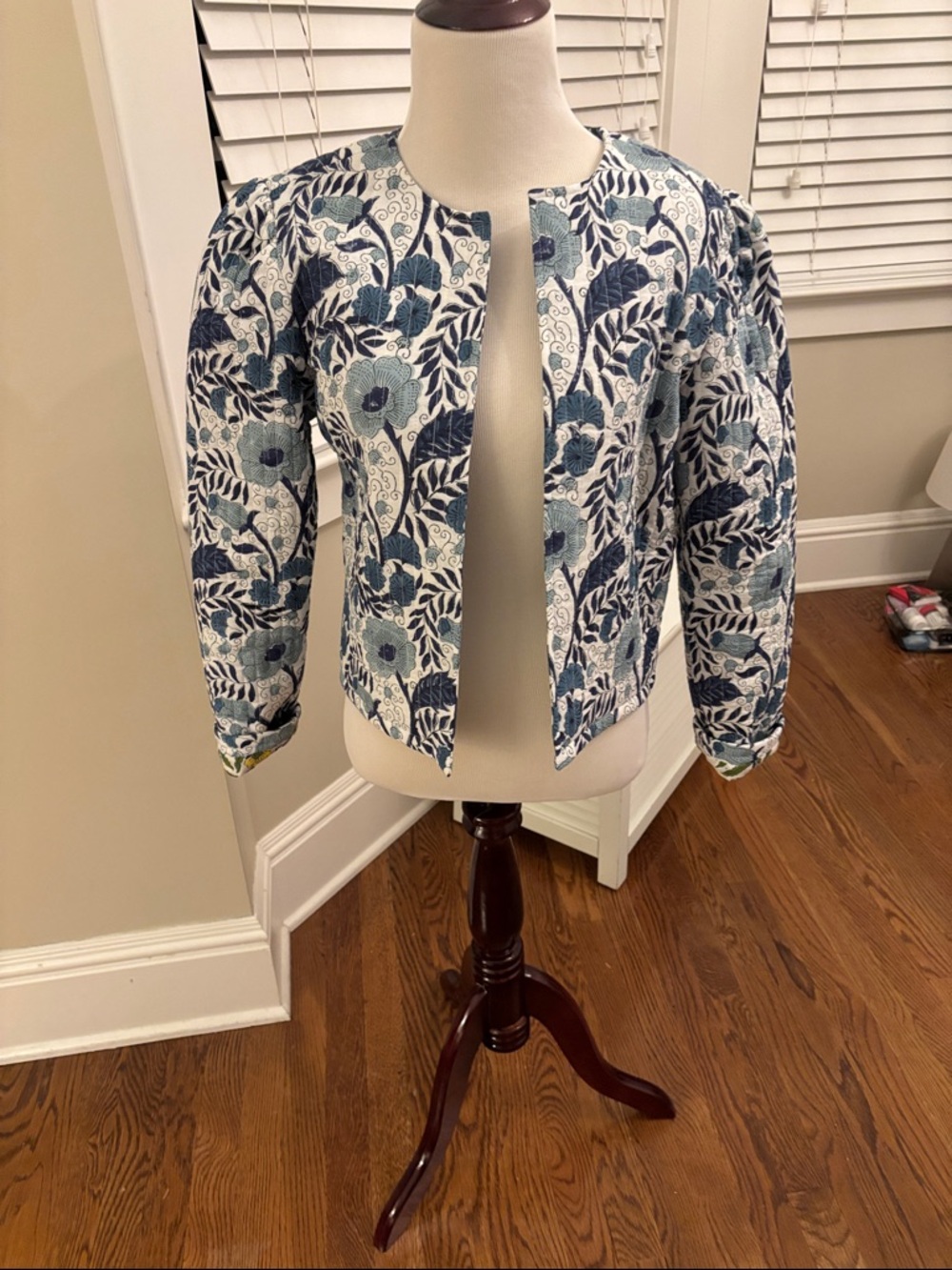 Floral Quilted Collarless Jacket in Blue and White